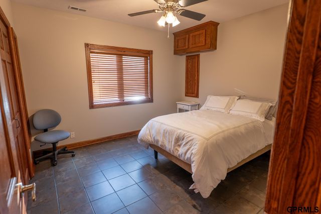 11840 S 202Nd Circle, Gretna, NE 68028