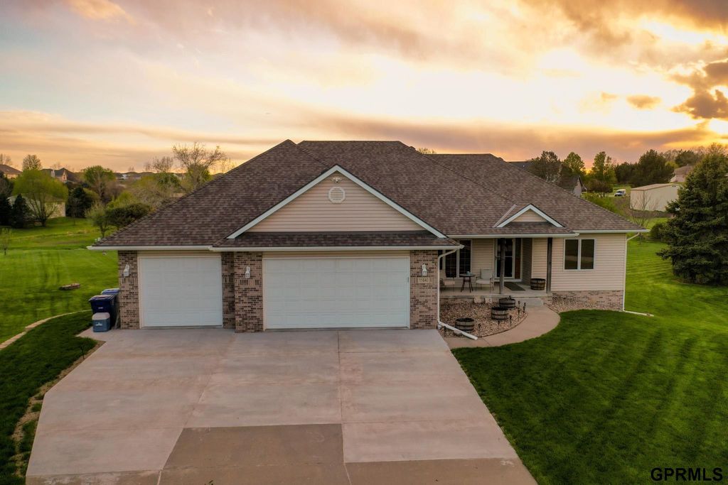 11840 S 202Nd Circle, Gretna, NE 68028