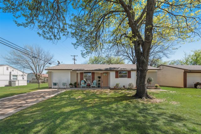 705 SW Sunnybrook Drive, Burleson, TX 76028