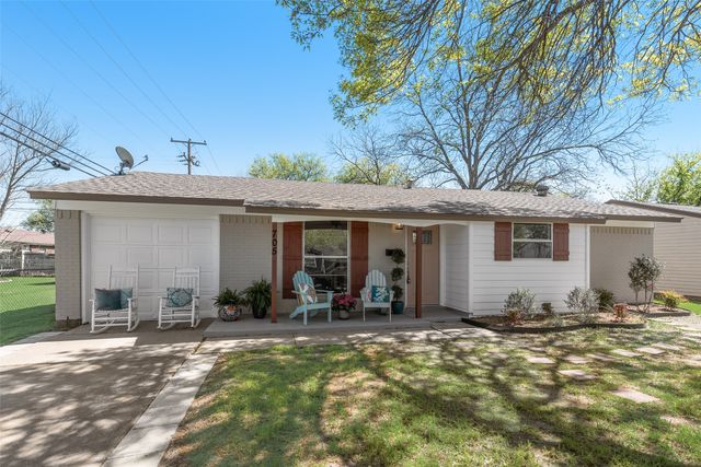 705 SW Sunnybrook Drive, Burleson, TX 76028