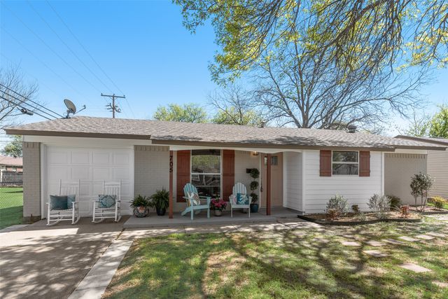 705 SW Sunnybrook Drive, Burleson, TX 76028