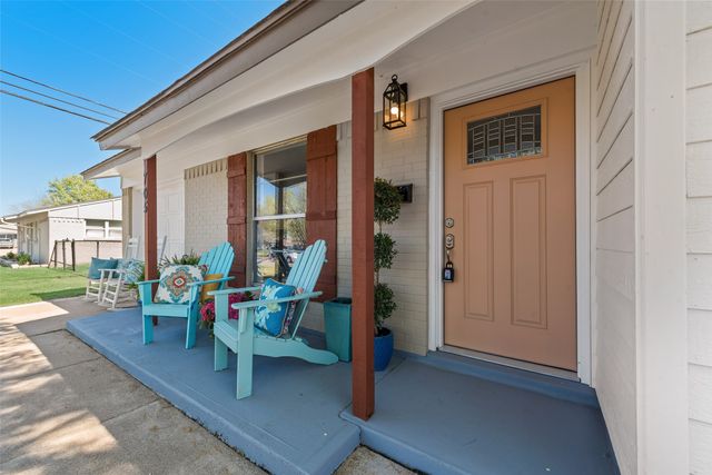 705 SW Sunnybrook Drive, Burleson, TX 76028