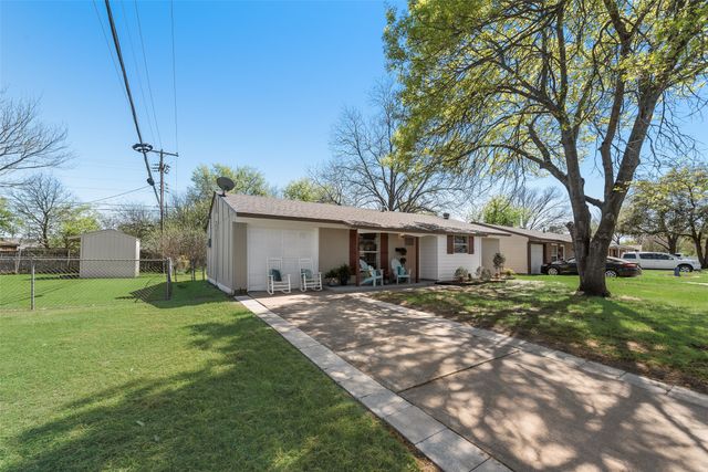 705 SW Sunnybrook Drive, Burleson, TX 76028