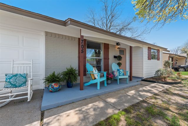 705 SW Sunnybrook Drive, Burleson, TX 76028