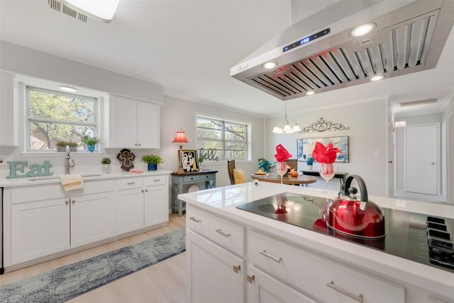 705 SW Sunnybrook Drive, Burleson, TX 76028