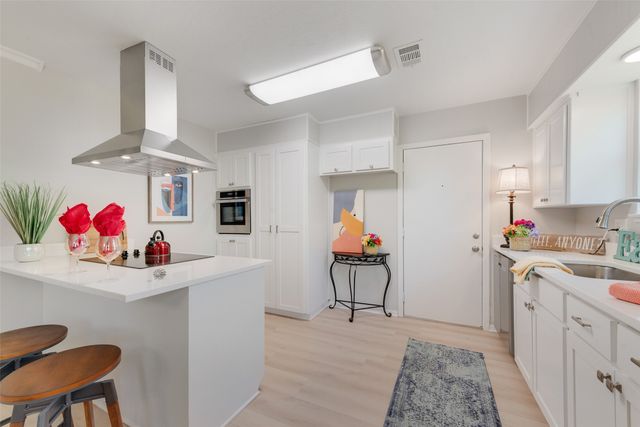 705 SW Sunnybrook Drive, Burleson, TX 76028