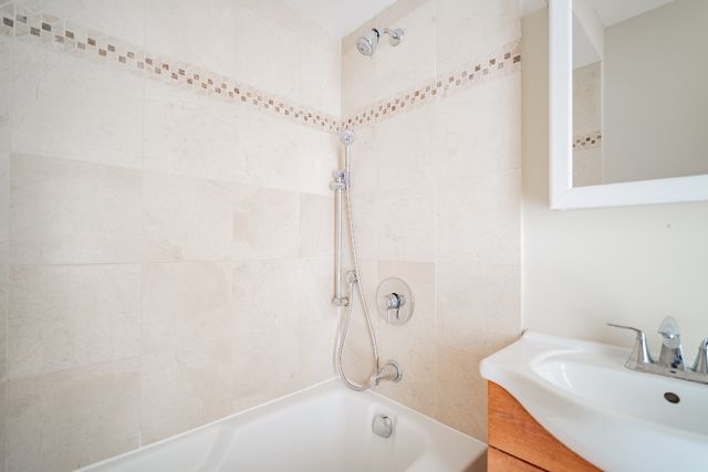 515 SHERIDAN Road 305, Evanston, IL 60202