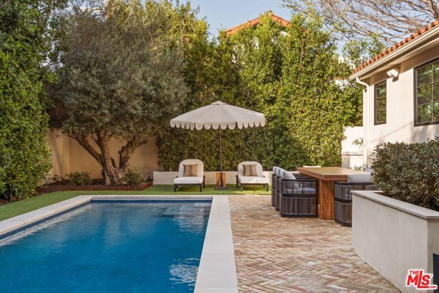735 N Orlando Avenue, Los Angeles, CA 90069