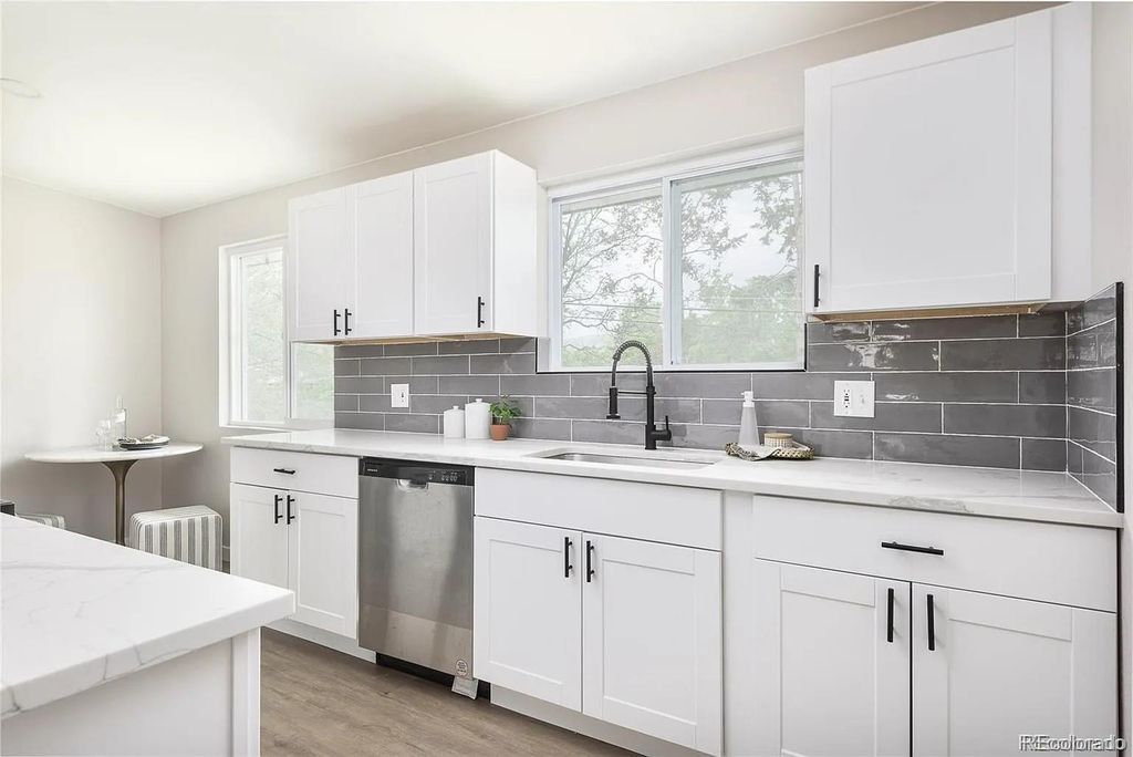 691 S Simms Street, Lakewood, CO 80228