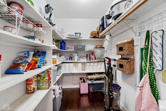 9831 Chestnut Lane, Indianapolis, IN 46239