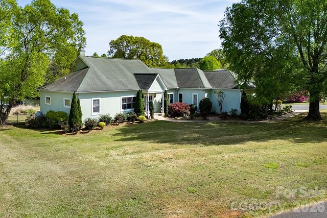 46356 Chase Point Drive, Norwood, NC 28128