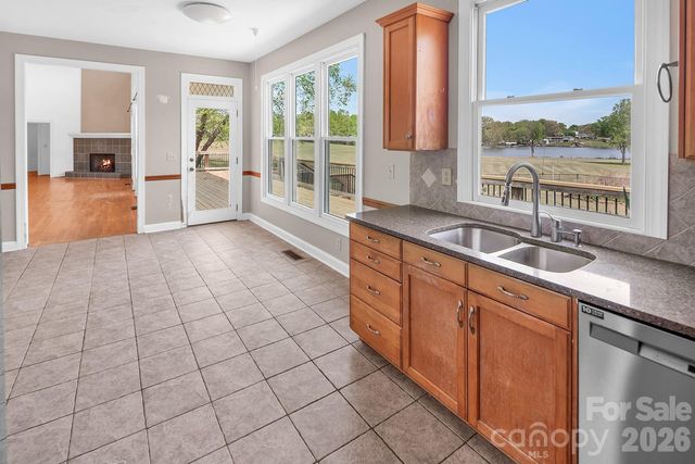 46356 Chase Point Drive, Norwood, NC 28128