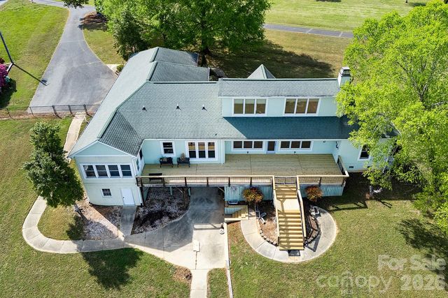 46356 Chase Point Drive, Norwood, NC 28128