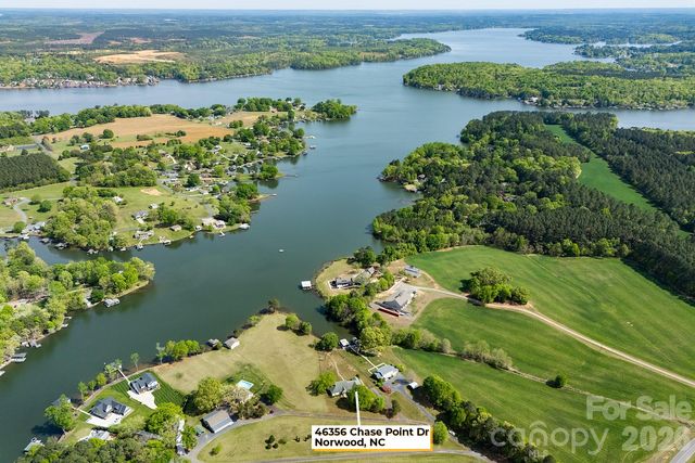 46356 Chase Point Drive, Norwood, NC 28128
