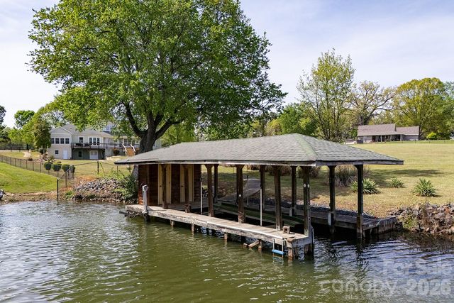46356 Chase Point Drive, Norwood, NC 28128