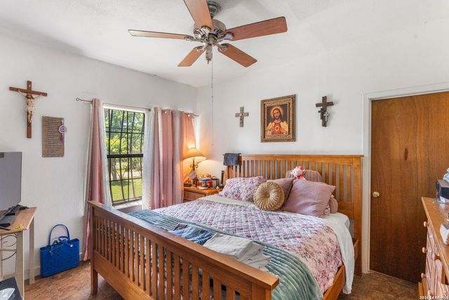 612 Stonewall St, San Antonio, TX 78214