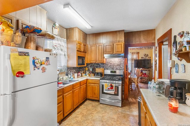 612 Stonewall St, San Antonio, TX 78214