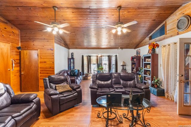 612 Stonewall St, San Antonio, TX 78214