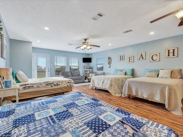 979 Sea Spray Drive, Crystal Beach, TX 77650