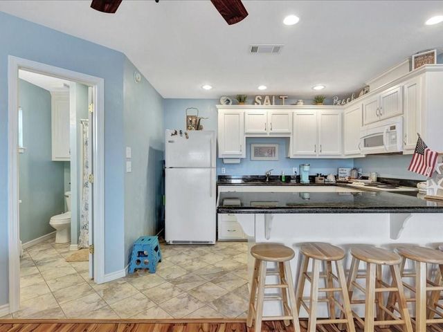 979 Sea Spray Drive, Crystal Beach, TX 77650