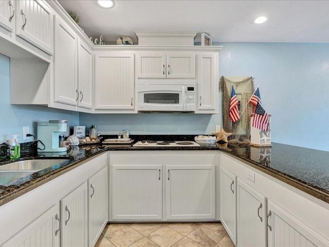 979 Sea Spray Drive, Crystal Beach, TX 77650