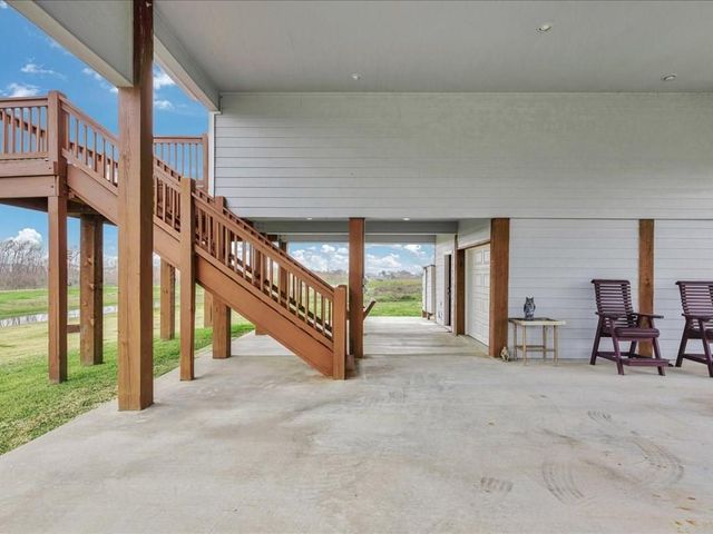 979 Sea Spray Drive, Crystal Beach, TX 77650
