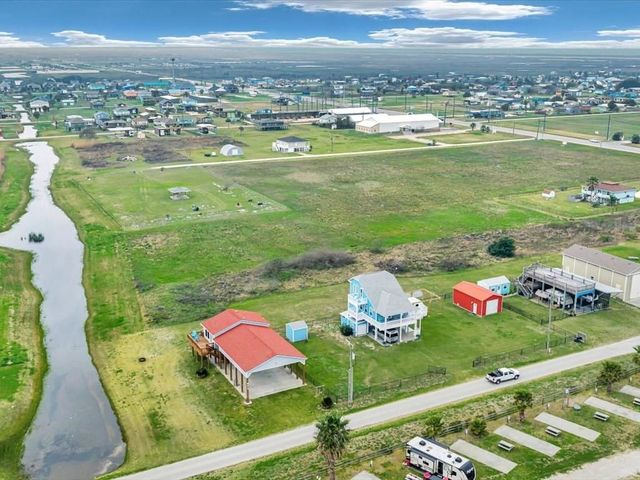 979 Sea Spray Drive, Crystal Beach, TX 77650