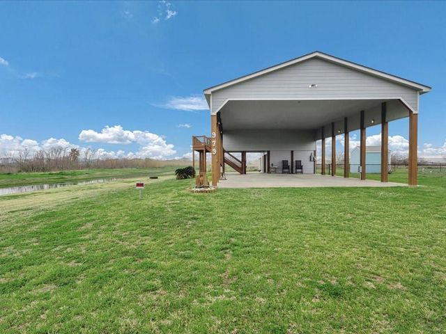 979 Sea Spray Drive, Crystal Beach, TX 77650