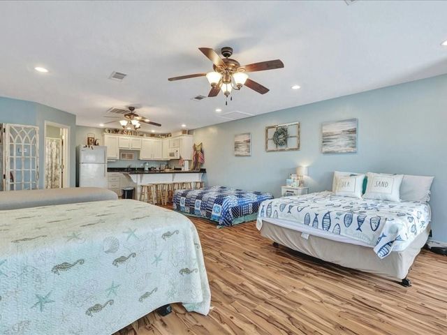 979 Sea Spray Drive, Crystal Beach, TX 77650