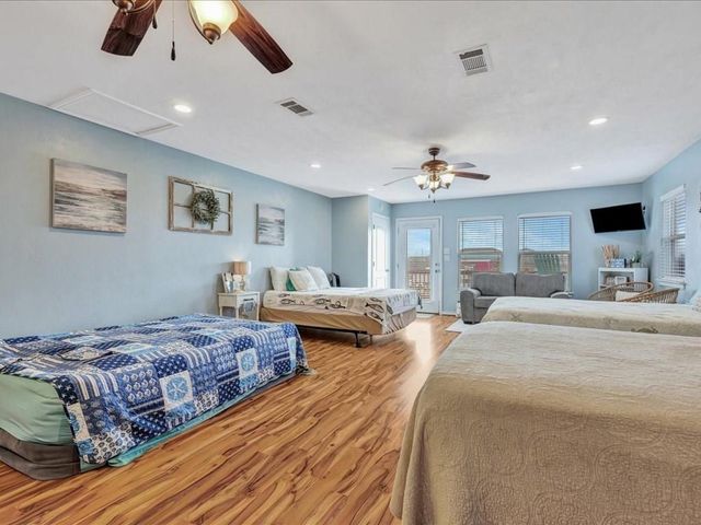 979 Sea Spray Drive, Crystal Beach, TX 77650