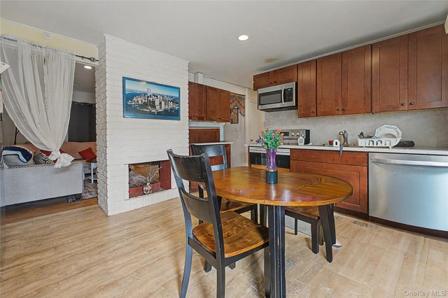 35 Meeting Lane, Hicksville, NY 11801