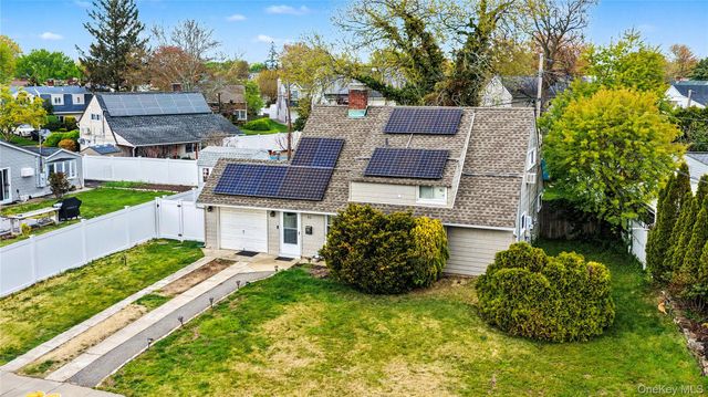 35 Meeting Lane, Hicksville, NY 11801
