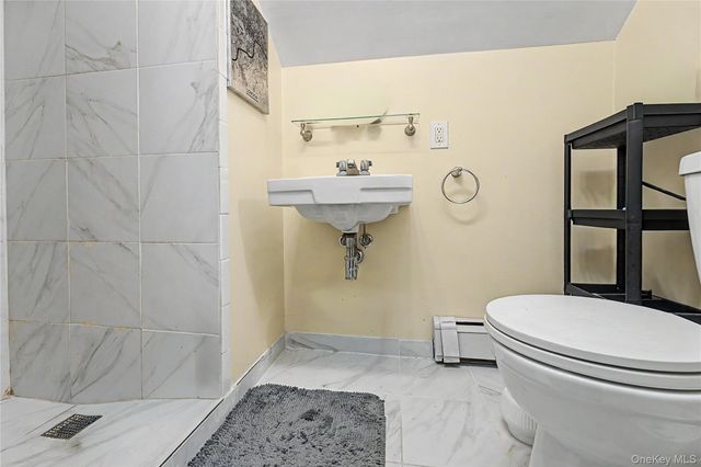 35 Meeting Lane, Hicksville, NY 11801