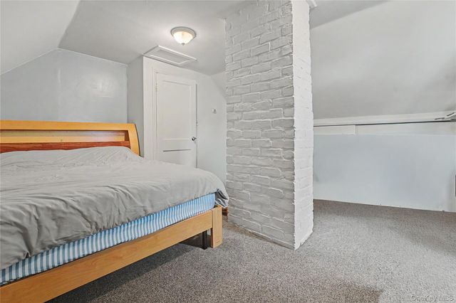 35 Meeting Lane, Hicksville, NY 11801