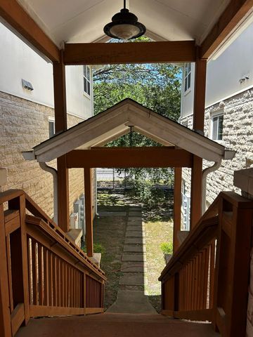 305 E 31 ST 4, Austin, TX 78705