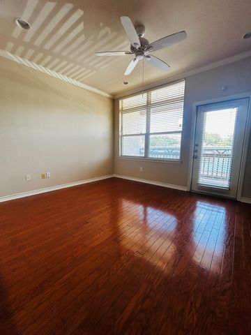 305 E 31 ST 4, Austin, TX 78705