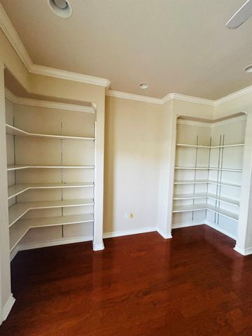 305 E 31 ST 4, Austin, TX 78705
