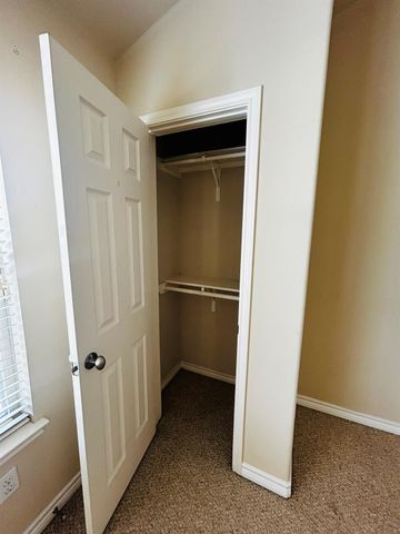 305 E 31 ST 4, Austin, TX 78705
