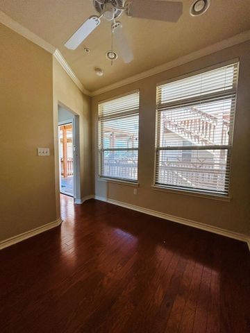 305 E 31 ST 4, Austin, TX 78705
