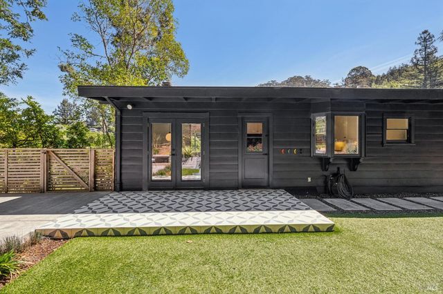 485 Montecito Ave, Corte Madera, CA 94925