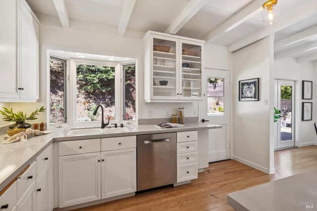 485 Montecito Ave, Corte Madera, CA 94925