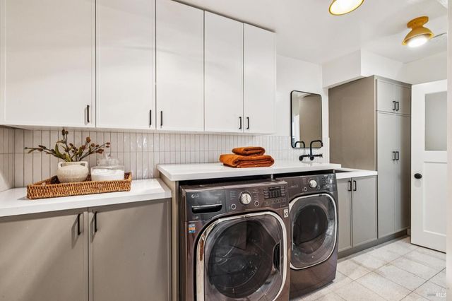 485 Montecito Ave, Corte Madera, CA 94925