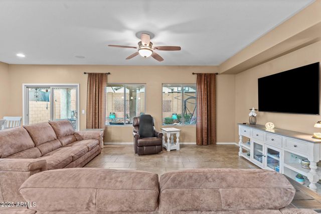 26011 W WAHALLA Lane, Buckeye, AZ 85396