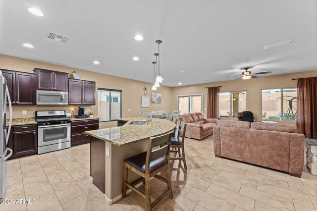 26011 W WAHALLA Lane, Buckeye, AZ 85396