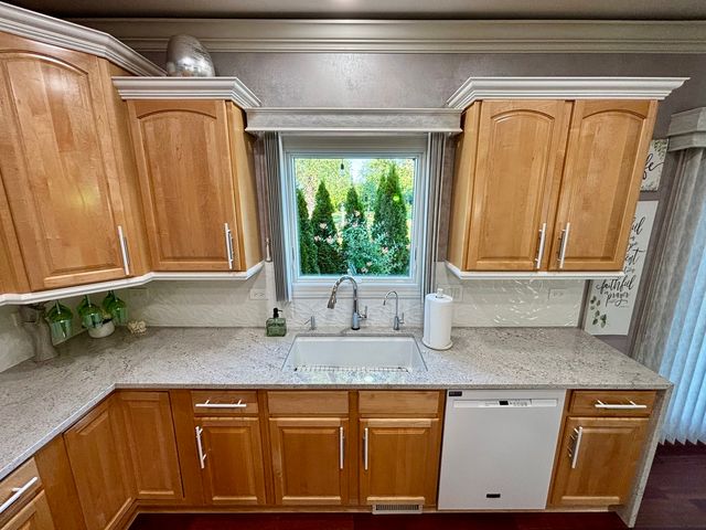 877 John Street, Bensenville, IL 60106