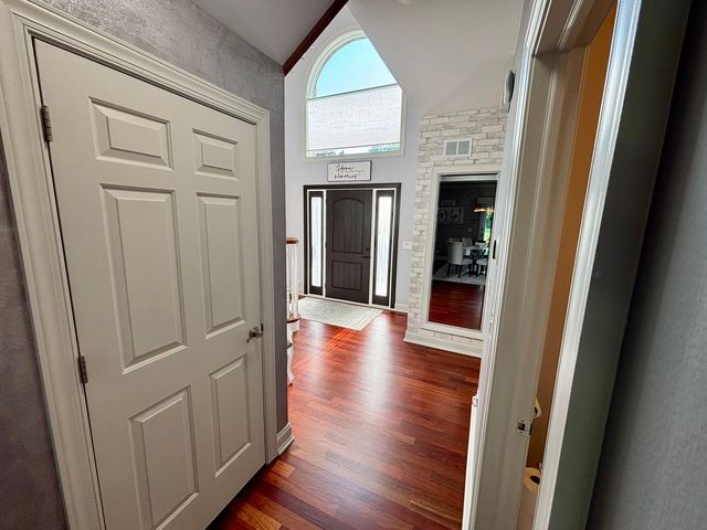 877 John Street, Bensenville, IL 60106