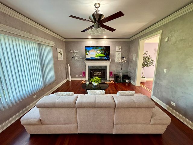 877 John Street, Bensenville, IL 60106