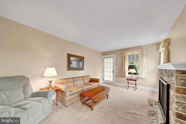 7 DIVERTY RD, Pennington, NJ 08534