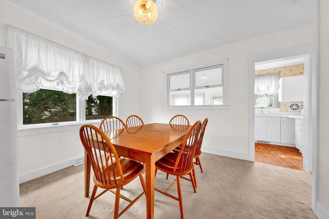 7 DIVERTY RD, Pennington, NJ 08534