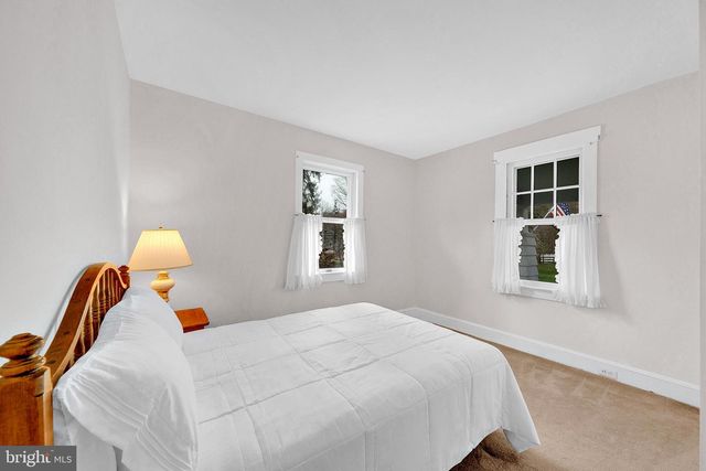 7 DIVERTY RD, Pennington, NJ 08534